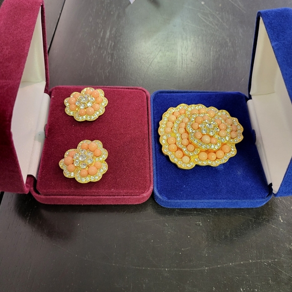 Camrose and Kross matching earring and brooch set from JBK collection - Picture 7 of 7